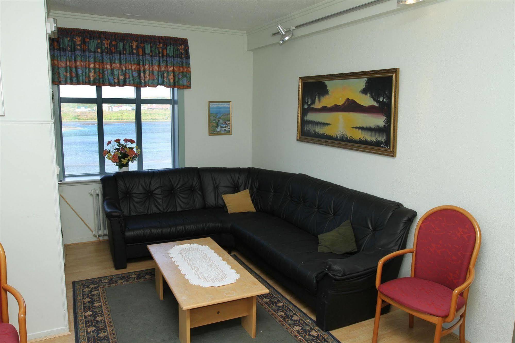 Riverside Hostel Blonduos Buitenkant foto