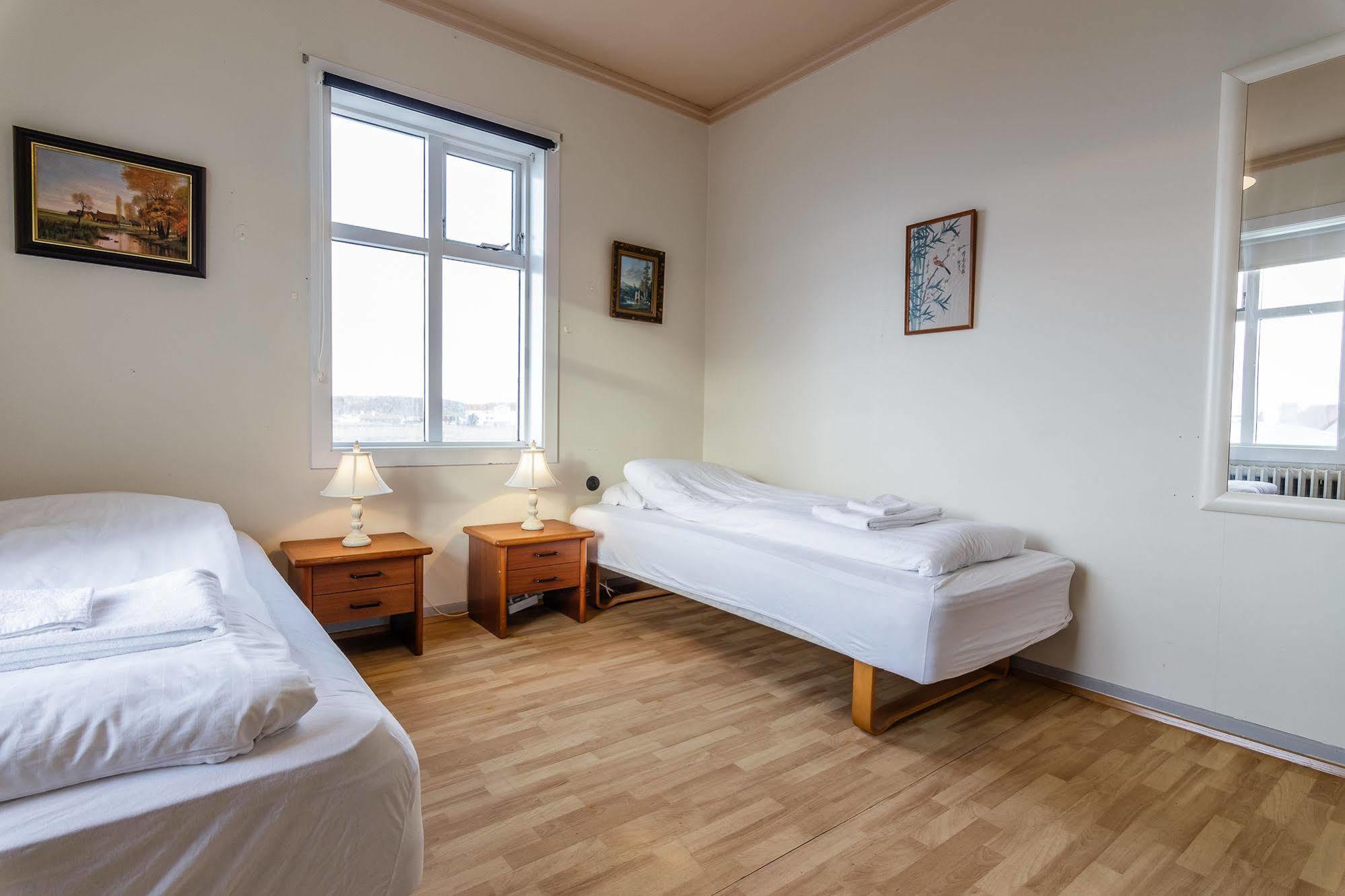 Riverside Hostel Blonduos Buitenkant foto